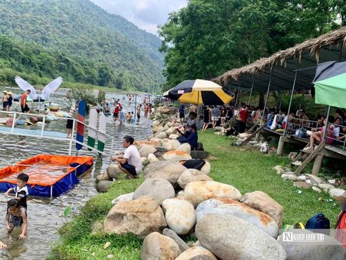 Khi được quy hoạch bài bản, địa điểm này sẽ trở thành điểm du lịch sinh thái tiêu biểu. Ảnh Hồ Thắng.