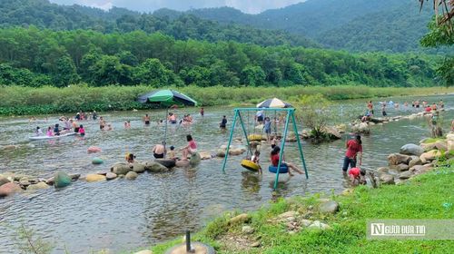 Khi được hoạt động lại, địa điểm này sẽ công khai bảng giá các dịch vụ lưu trú, ăn uống, và phương tiện vận chuyển; niêm yết giá vé tham quan rõ ràng để du khách dễ dàng tra cứu. Ảnh Hồ Thắng.
