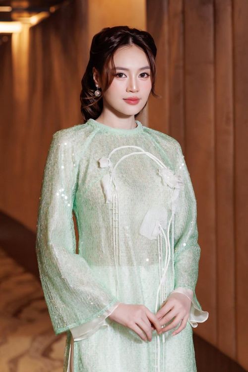Sau thời gian tập trung cho các chương trình giải trí, Ninh Dương Lan Ngọc đang cho thấy tín hiệu trở lại mạnh mẽ với điện ảnh.