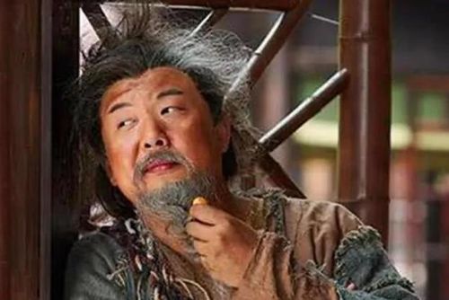 Bên cạnh những tuyệt học truyền thừa, Chu Bá Thông còn nổi tiếng bởi khả năng tự sáng tạo võ công.
