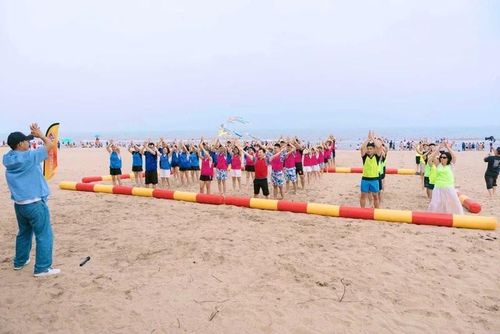Bãi biển Sầm Sơn với nhiều hoạt động team building được tổ chức trong dịp hè.