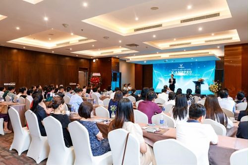 Quang cảnh lễ ra mắt.
