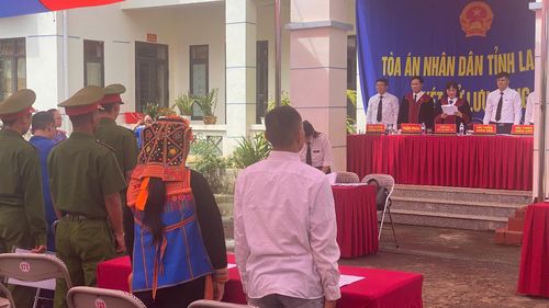 Hội đồng xét xử tuyên án tại phiên tòa.