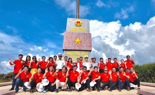Hành trình Vì biển đảo quê hương của xã Tân Hà Lâm Hà tại Đặc khu Phú Quý