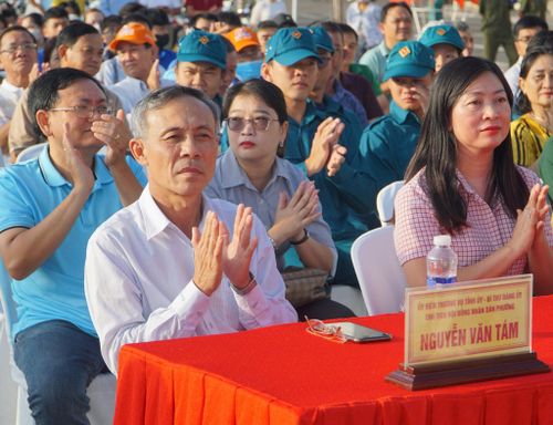 Đồng chí Nguyễn Văn Tám, Ủy viên Ban Thường vụ Tỉnh ủy, Bí thư Đảng ủy, Chủ tịch HĐND phường Phan Thiết, tỉnh Lâm Đồng dự buổi lễ (Ảnh: Hữu Phúc)
