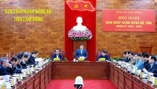 Ban Thường vụ Tỉnh ủy Lâm Đồng yêu cầu tiếp tục đổi mới mạnh mẽ phương thức lãnh đạo, điều hành và lề lối làm việc