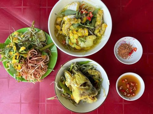 Bún cá Châu Đốc – món đặc sản nổi tiếng mang đậm hương vị vùng đầu nguồn An Giang. Ảnh: Đức Linh.