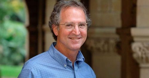 Tiến sĩ David Relman, chuyên gia vi sinh vật học và bảo mật sinh học tại Đại học Stanford