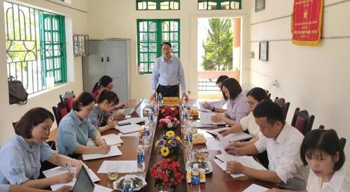 Giám đốc Sở Tư pháp Đoàn Trọng Hùng phát biểu tại buổi làm việc với xã Tam Kim.