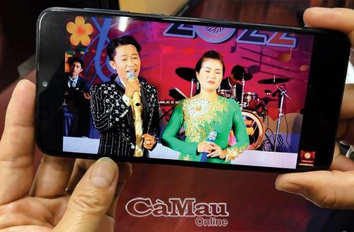 Các trích đoạn, vở diễn cải lương ngày càng được khán giả đón nhận khi phát qua kênh trực tuyến.