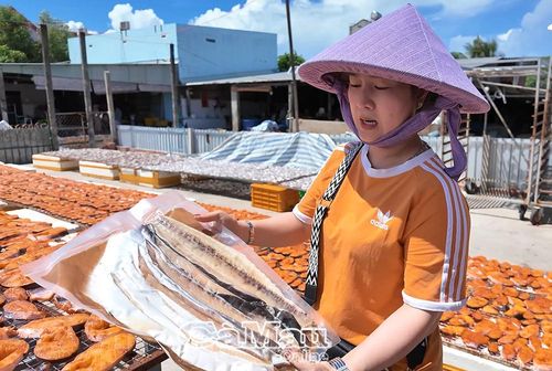 Sản phẩm khô cá dứa lạt của làng khô Gành Hào đang được thị trường ưa chuộng.