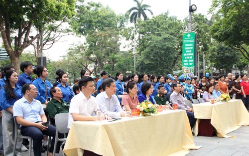 Các đại biểu tham dự chương trình. Ảnh: Lê Phương