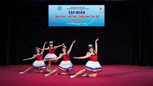 Tiết mục múa hát tập thể tập huấn. Ảnh: TTVHTV