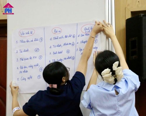 Các nạn nhân được hỗ trợ từ nơi ở, chăm sóc sức khỏe, tư vấn tâm lý đến hỗ trợ pháp lý.