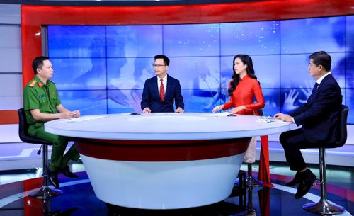 Các khách mời tham gia Chương trình. Ảnh: Quang Thái
