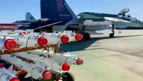 Trong số các vũ khí được xác định có một số loại tên lửa sau: Kh-38 - tên lửa không đối đất có tầm bắn lên đến 40 km; K-73 (R-73) - tên lửa không đối không tầm ngắn; K-77 (R-77) - tên lửa không đối không tầm trung; Kh-31 - tên lửa chống radar/chống hạm không đối đất.