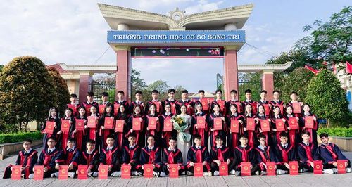 Thành tích của Lê Thùy Phương không chỉ là niềm vui của gia đình mà còn là niềm tự hào của Trường THCS Sông Trí. 