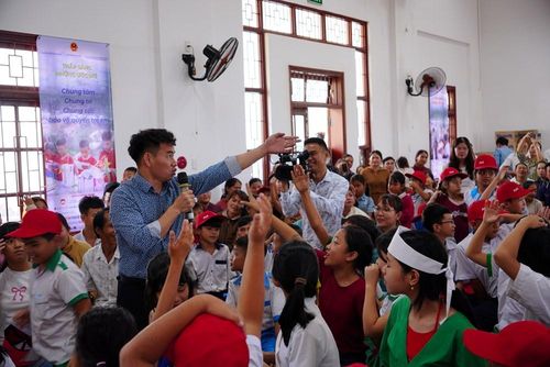 Giao lưu với NSND Xuân Bắc