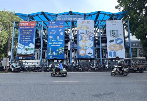 Điểm đỗ xe thông minh trên phố Nguyễn Công Trứ (Hà Nội). Ảnh: Quốc Lũy - TTXVN