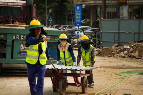 Tuyến đường sắt đô thị số 5 được kỳ vọng sẽ góp phần hoàn thiện mạng lưới giao thông công cộng khối lượng lớn, giảm áp lực giao thông đô thị và nâng cao khả năng kết nối giữa các khu vực của thành phố.