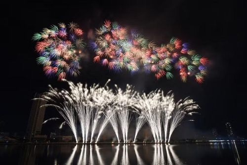 Trong khi đó, đội Z121 Vina Pyrotech của Việt Nam tiếp tục khẳng định đẳng cấp của đương kim á quân DIFF 2025.
