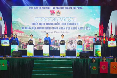 Các đại biểu bấm nút phát động chiến dịch thanh niên Hải Phòng tình nguyện hè và ngày hội thanh niên công nhân vui khỏe 2026.