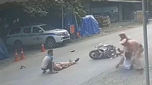 Khi bị lực lượng CSGT yêu cầu dừng phương tiện, Bùi Văn Đạt tăng tốc lao thẳng vào Trung tá Bùi Thanh Tùng. Ảnh: CACC