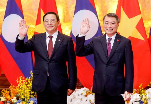 Thủ tướng Lê Minh Hưng và Thủ tướng Lào Sonexay Siphandone