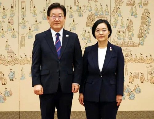  Bà Han Seong-sook được Tổng thống Lee Jae Myung bổ nhiệm làm Bộ trưởng Bộ Doanh nghiệp vừa và nhỏ và Khởi nghiệp ngày 28/7/2025, sau khi nhậm chức. Ảnh: Yonhap.