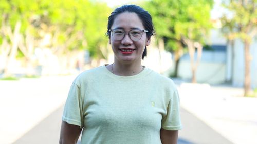 Tôi là Trần Thị Ly (SN 1988, trú phường Trần Phú, Hà Tĩnh). Tôi là nhân viên bảo mẫu tại Làng Trẻ em mồ côi Hà Tĩnh. Tôi gắn bó với công việc này từ năm 2011, đến nay đã được 15 năm.
