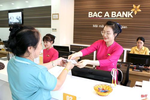 Bắc Á Bank đã giảm lãi suất huy động đầu vào 0,3%/năm so với đầu năm 2026; đồng thời đa dạng hóa sản phẩm dịch vụ ngân hàng nhằm thu hút nguồn vốn huy động bền vững.