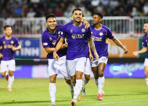 Mùa giải 2025-2026 khép lại với nhiều tiếc nuối dành cho Hà Nội FC, nhưng với cá nhân Đỗ Hoàng Hên, đây vẫn là hành trình đặc biệt khi lần đầu tiên anh khoác áo đội bóng thủ đô. Ảnh: Đỗ Hoàng Hên