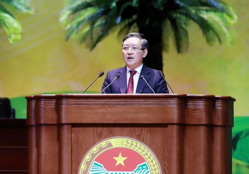 Ông Lương Quốc Đoàn, Ủy viên TƯ Đảng, Phó Chủ tịch UBTƯ MTTQ Việt Nam, Chủ tịch Hội Nông dân Việt Nam khóa VIII, điều hành phần bầu Ban Chấp hành Trung ương Hội Nông dân khóa IX.