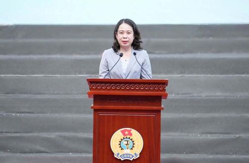 Đồng chí Võ Thị Ánh Xuân, Bí thư Trung ương Đảng, Phó Chủ tịch nước, Phó Chủ tịch thứ nhất Hội đồng Thi đua Khen thưởng Trung ương phát biểu tại lễ phát động. Ảnh: Hữu Chánh