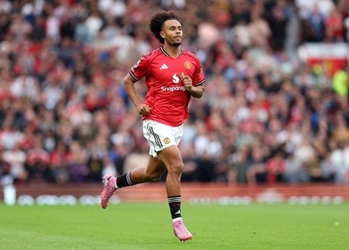 Quỷ đỏ cần đẩy đi Zirkzee để chiêu mộ Thiago.