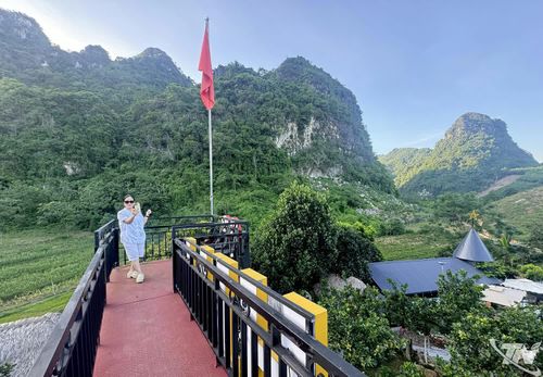 Villa Hiếu Dung nằm ở địa thế đẹp, gắn liền với thiên nhiên.