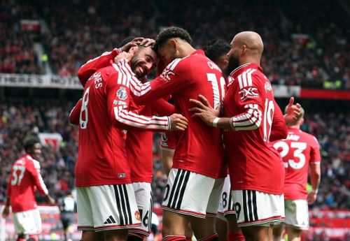 Bruno Fernandes (số 8) trong màu áo CLB MU. Ảnh: Reuters