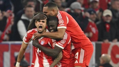 Diaz (trái). Ảnh: UEFA