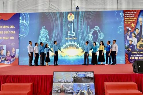 Nghi thức phát động toàn quốc tại điểm cầu trung tâm. Ảnh: Đức Minh.