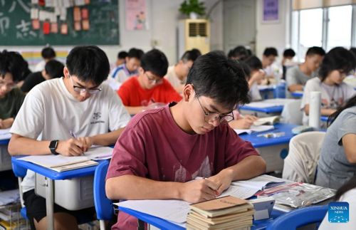 Học sinh chuẩn bị cho kỳ thi tuyển sinh đại học quốc gia sắp tới tại một trường trung học ở Lưu Châu, Khu tự trị dân tộc Choang Quảng Tây, miền nam Trung Quốc, ngày 4/6/2026. Ảnh: Tân Hoa Xã