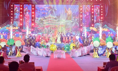 Chương trình nghệ thuật chào mừng lễ hội. Ảnh: Angiang.gov.