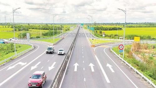 Đường cao tốc Mỹ Thuận - Cần Thơ. (Ảnh: Báo Nhân dân).