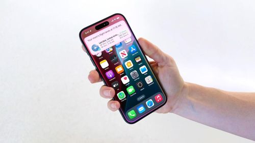  Siri phiên bản mới lần đầu xuất hiện tại WWDC 2024. Ảnh: Apple. 