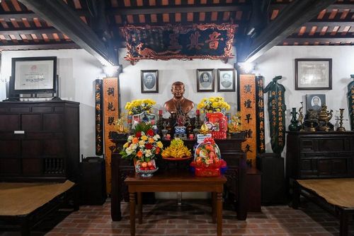 Khu nhà lưu niệm lưu giữ nhiều hiện vật, tư liệu, hình ảnh quý về cuộc đời hoạt động cách mạng của cố Tổng Bí thư Trường Chinh