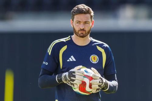 Thủ thành Craig Gordon của đội tuyển Scotland. (Ảnh: FIFA)