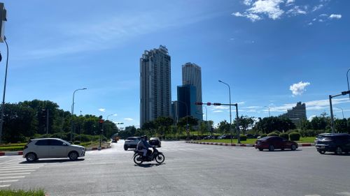  Nắng nóng diện rộng tại Hà Nội và Bắc bộ trưa và chiều 7-6, dự báo hôm nay, 8-6, nắng nóng vẫn tiếp diễn. Ảnh: PHÚC HẬU 