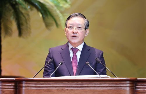 Chủ tịch Ban Chấp hành Trung ương Hội Nông dân Việt Nam Lương Quốc Đoàn đọc diễn văn khai mạc đại hội, sáng 8-6. Ảnh: QUANG PHÚC