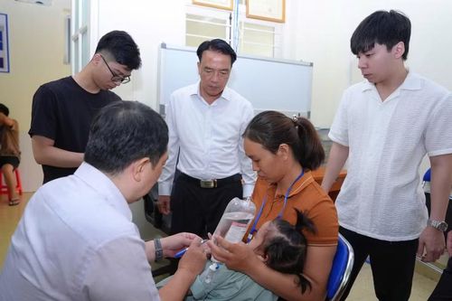 Đợt khám và điều trị miễn phí trong chương trình “Hành trình gieo mầm xanh hi vọng” sẽ kéo dài đến 12/6.