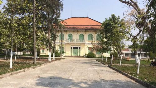 Dinh tỉnh trưởng Gò Công lúc chưa trùng tu. Ảnh: TẤN CƯ