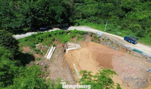 Dự án được khởi công vào tháng 3/2024. Theo kế hoạch, toàn bộ dự án phải hoàn thành, nghiệm thu và đưa vào sử dụng vào cuối năm 2025. Tuy nhiên, mốc thời gian cam kết đã trôi qua.
